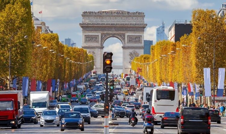 French government prepares high-stakes pension reform