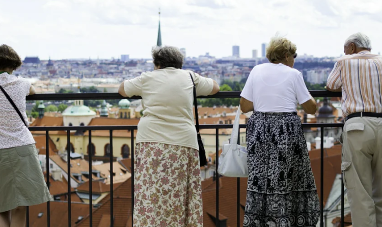 Czechs approve raising retirement age to help future budgets